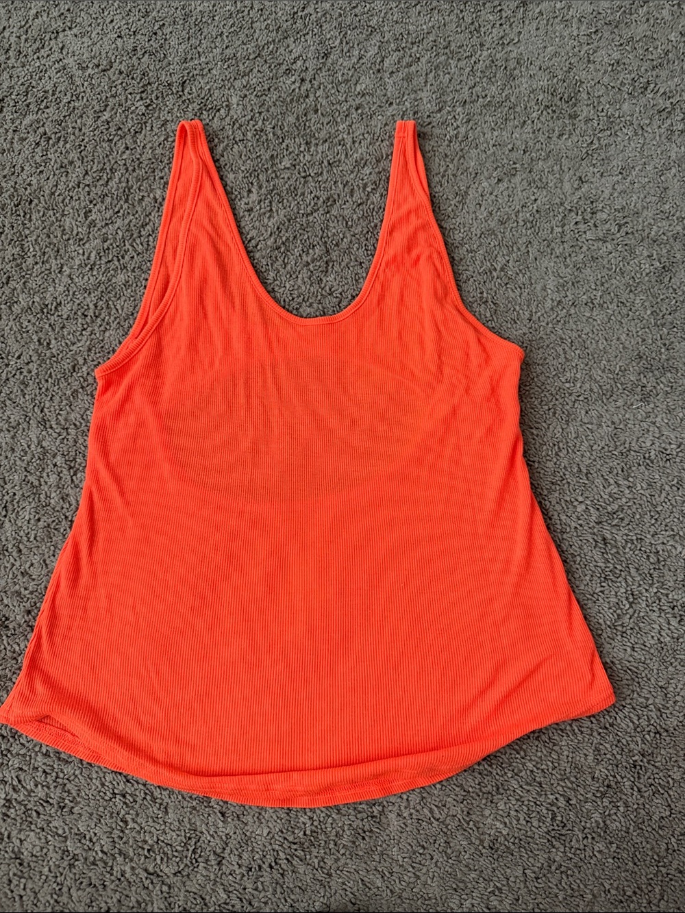 ALO  Scoop Neck Tank Top - Coral Orange
Size medium